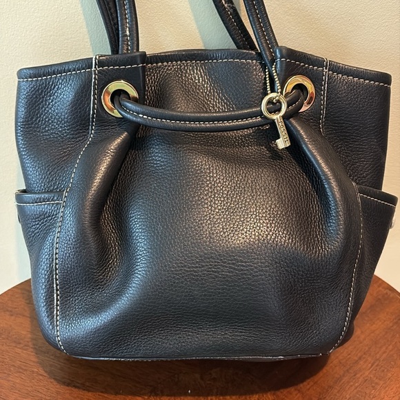 Fossil   Thick black leather shoulder bag  bucket bag   Hobo bag  excellent cond - Picture 1 of 17